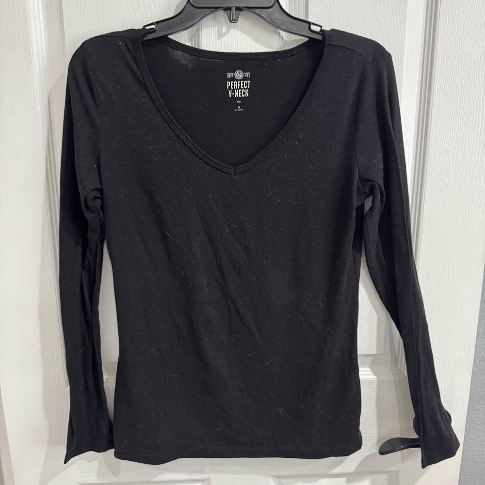 SO‎ Perfect V-Neck Long Sleeve Tee – Black – Medium